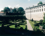 Castle garden Amras